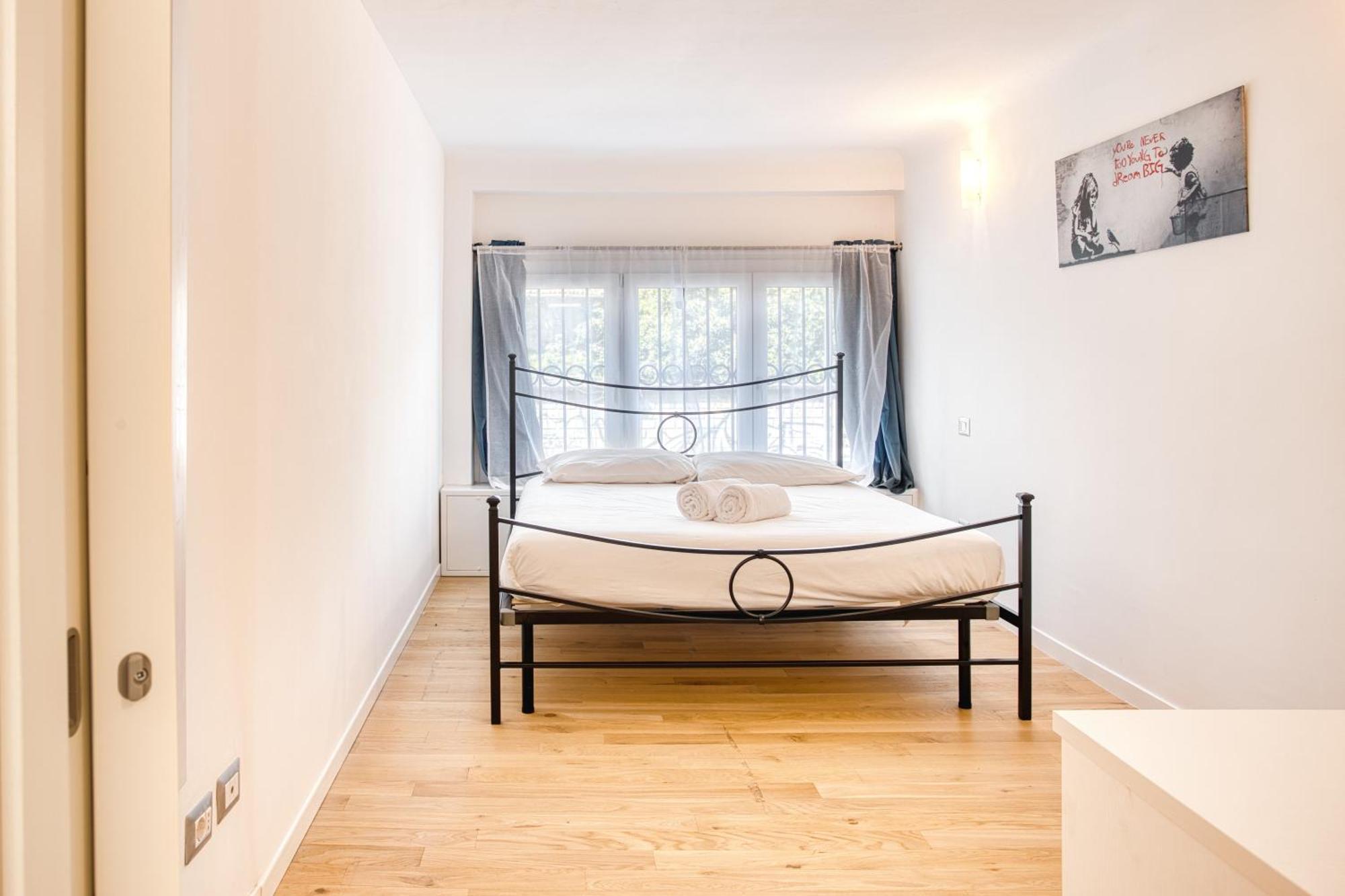 Walk To Navigli - Via Gola - 2 Bedrooms Milaan