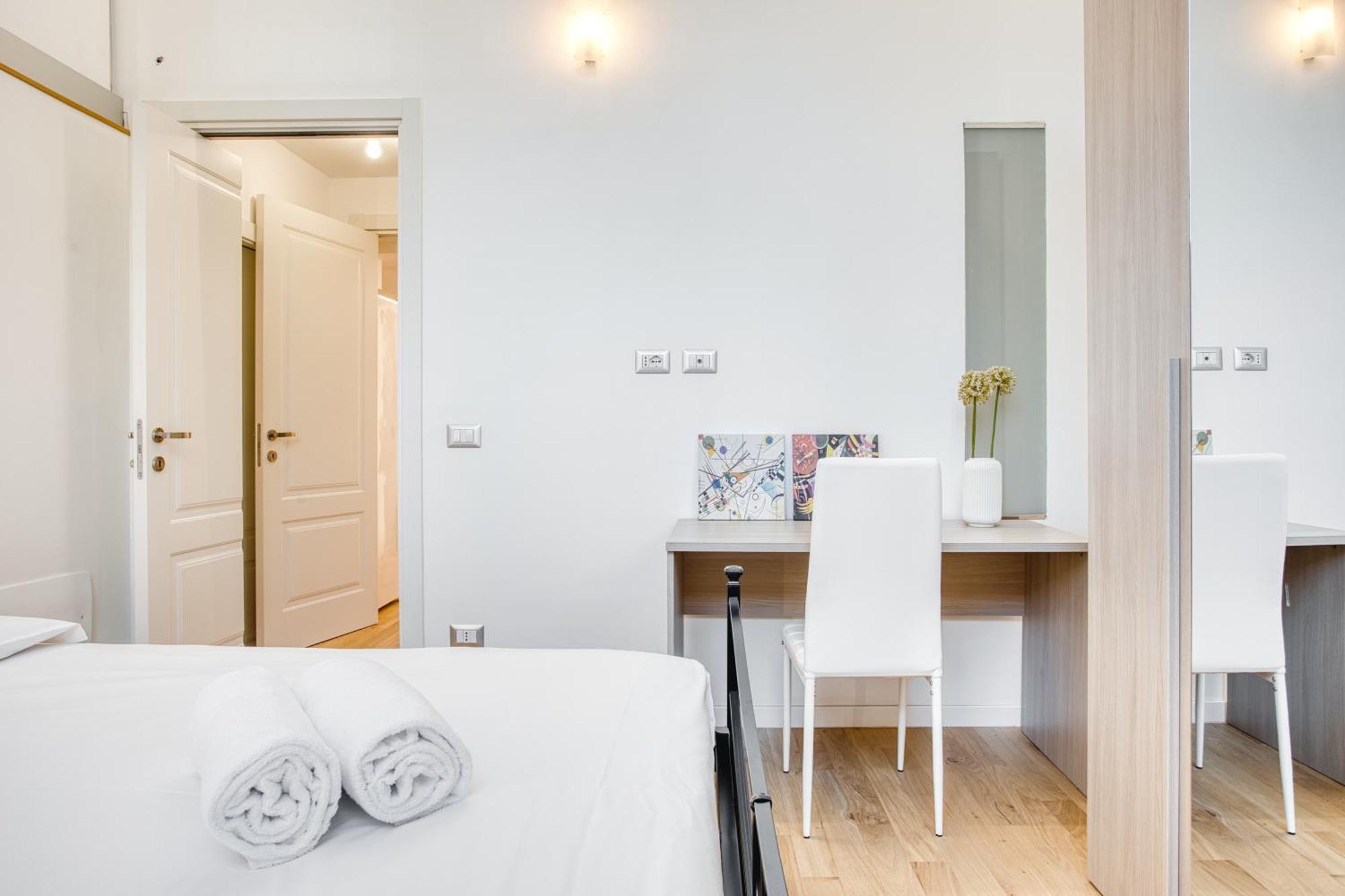 Walk To Navigli - Via Gola - 2 Bedrooms Milaan