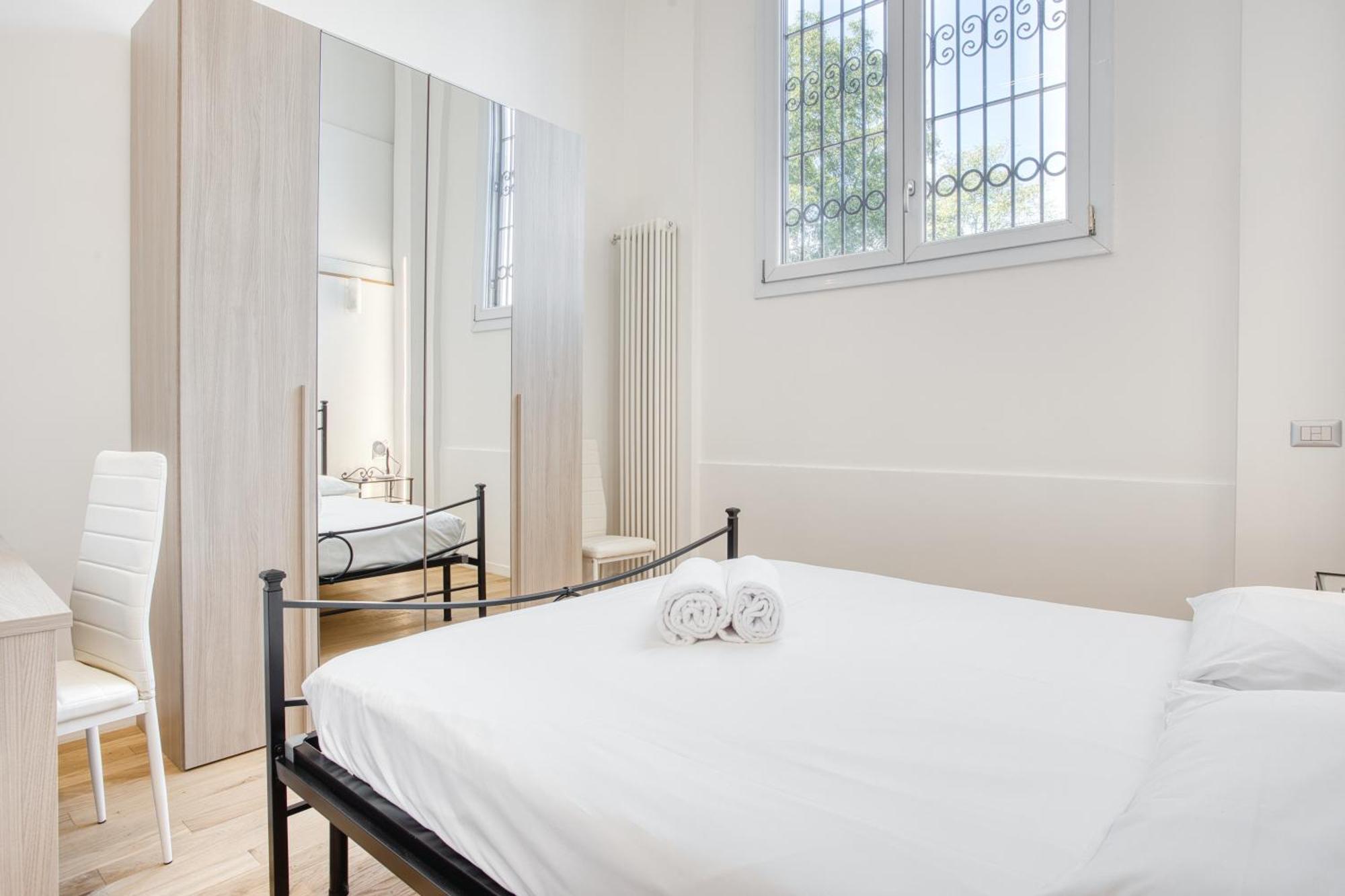Appartement Walk To Navigli - Via Gola - 2 Bedrooms Milaan